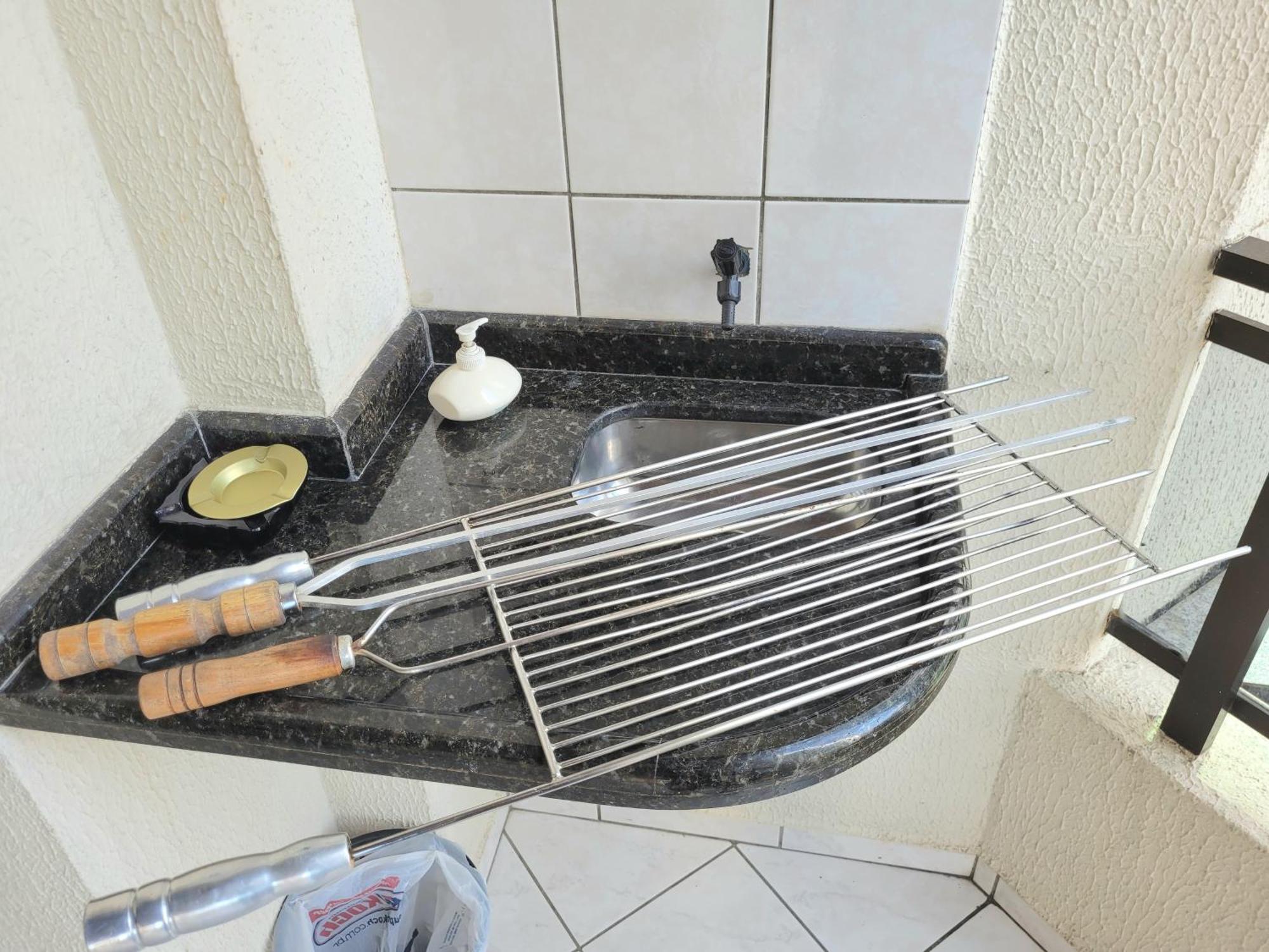 Apartamento 200 Metros Da Praia 03 Quartos Com Ar Condicionado - Meia Praia - איטפמה מראה חיצוני תמונה
