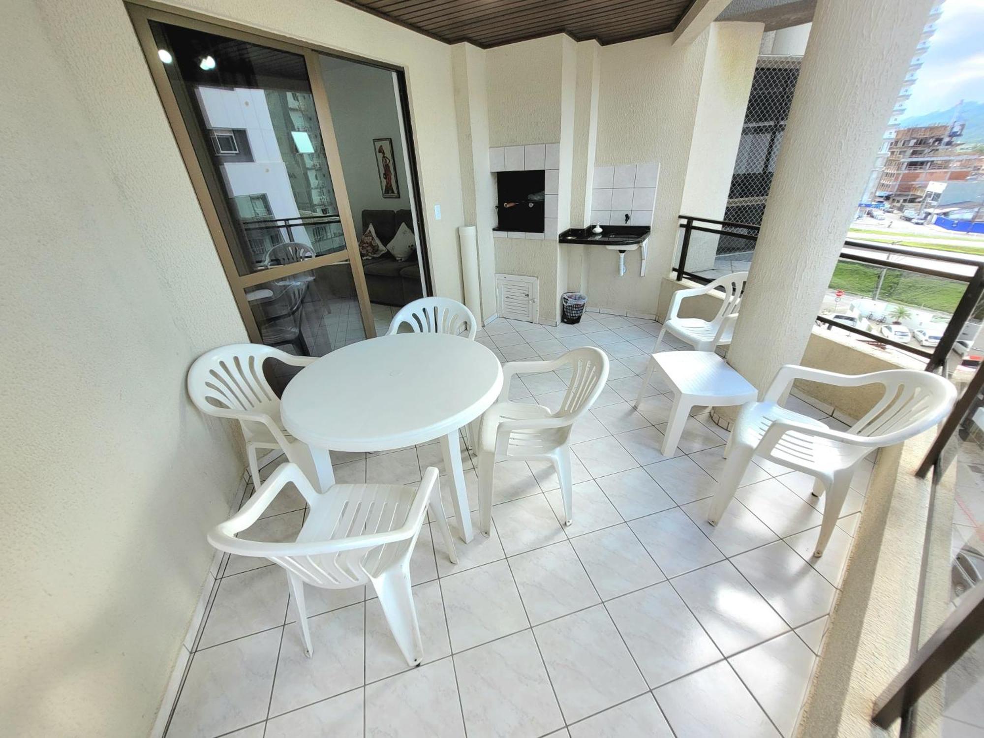 Apartamento 200 Metros Da Praia 03 Quartos Com Ar Condicionado - Meia Praia - איטפמה מראה חיצוני תמונה